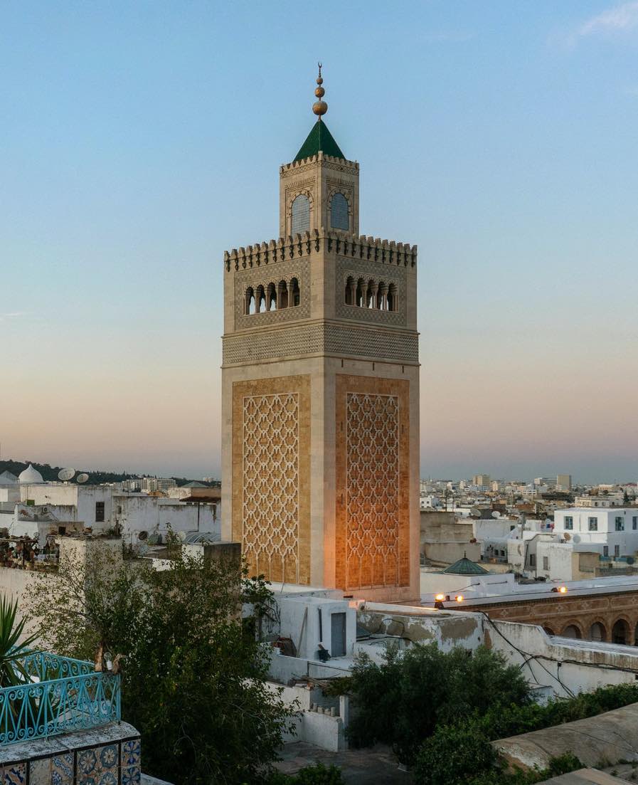 تور  شهر تونس آبان 1404 - 7 شب / معراج