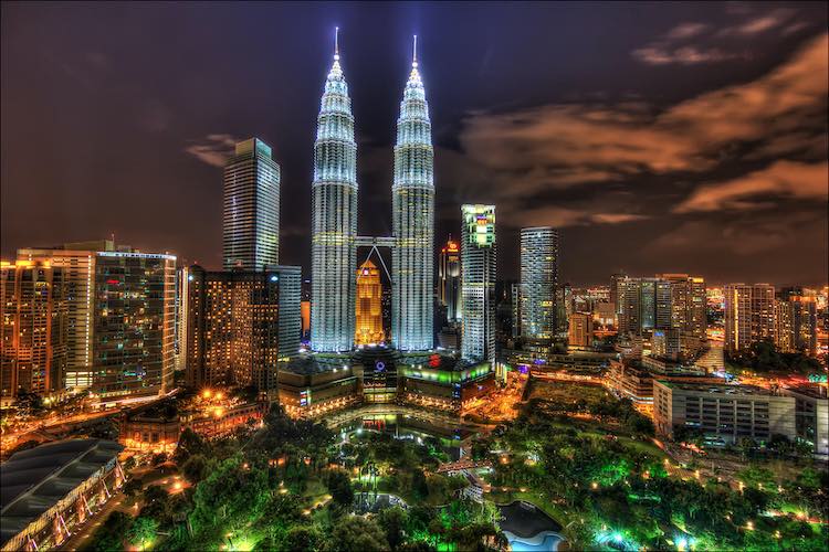تور  کوالالامپور آبان 1404 - 8 شب / هواپیمائی ماهان