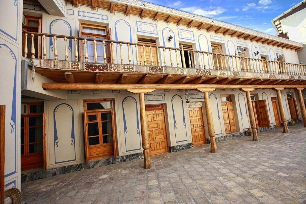 هتل لیابی هاوس