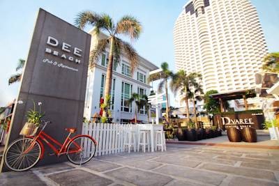 دی واری جومتین بیچ پاتایا